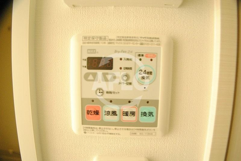 プレサンス本町ジョイスの設備|プレサンス本町ジョイス　浴室暖房乾燥機