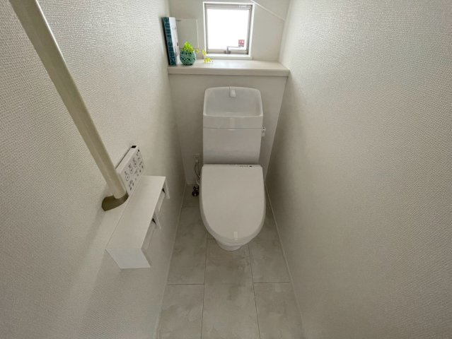 ＋＋宜野湾市嘉数-G号棟（全8棟）のトイレ|ゆったりとした空間のトイレです