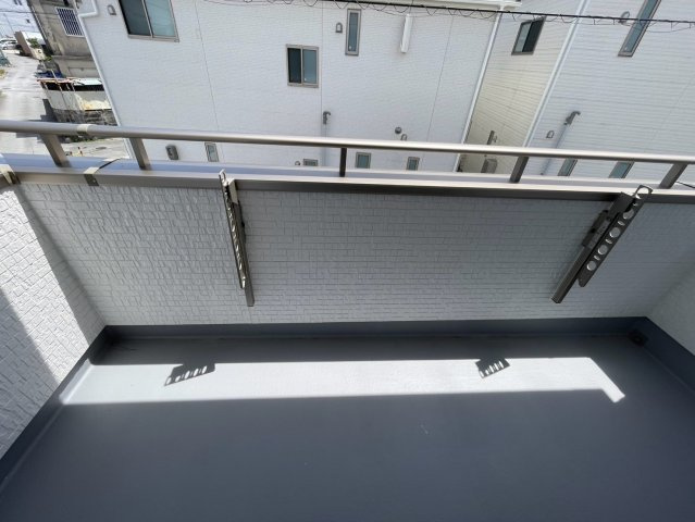 ＋＋宜野湾市嘉数-H号棟（全8棟）のバルコニー|外からの目が気にならないバルコニーで洗濯物が干せます