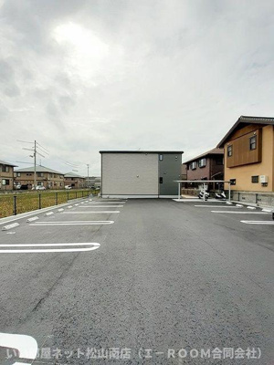 【駐車場】 | パイン　ビレッジ