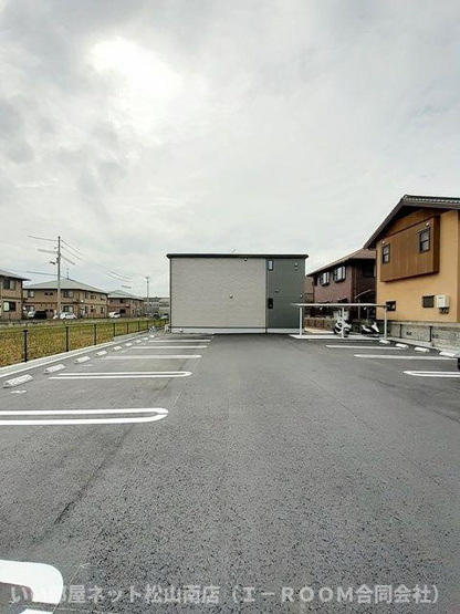 【駐車場】 | パイン　ビレッジ