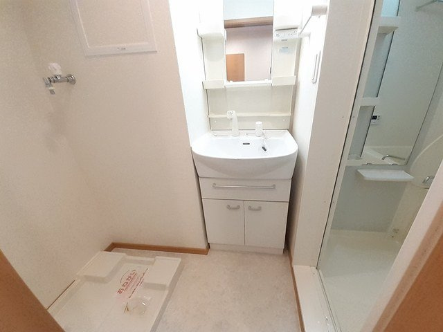 【洗面所】 | マンション・グラース | 忙しい朝には欠かせない洗面所です
