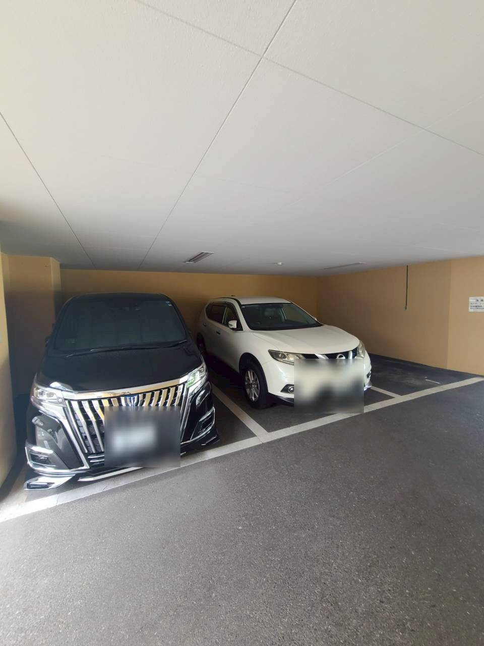 メゾン西宮の駐車場