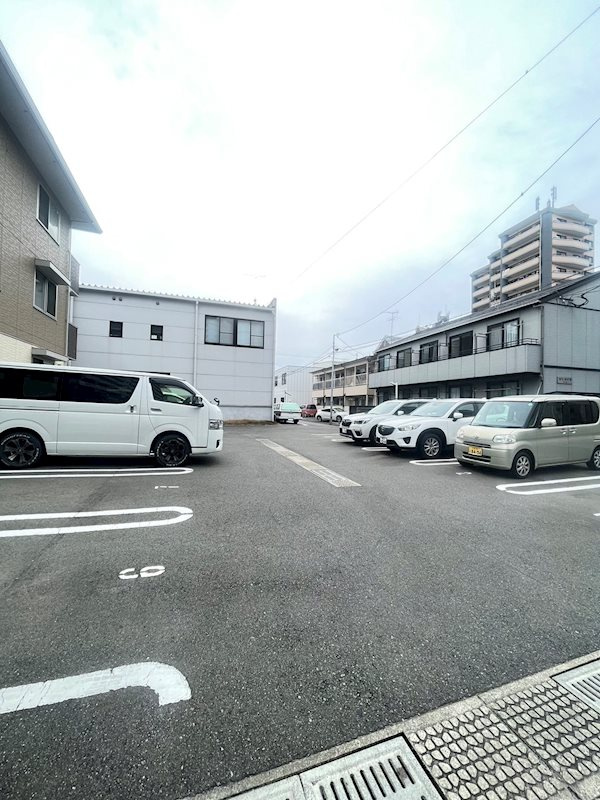 D-roomパークサイド吉塚の駐車場
