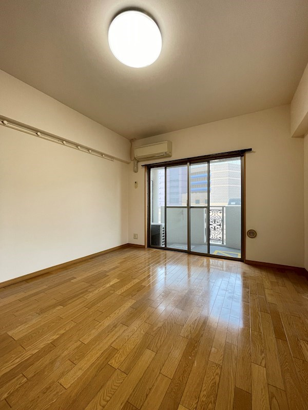 アセットヒルズディアフィオーレ博多の居間・リビング