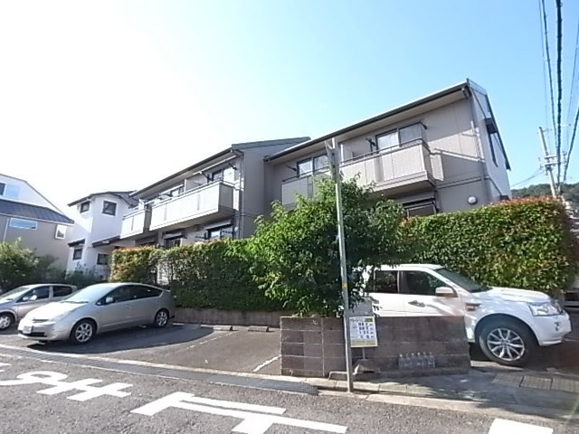 シャムロックコート西岡本