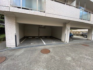 シャムロックコート西岡本の外観