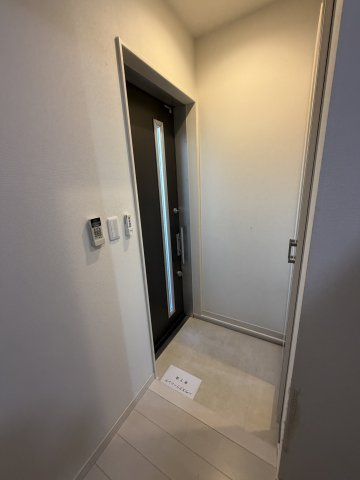 KARIN御蔵通の玄関