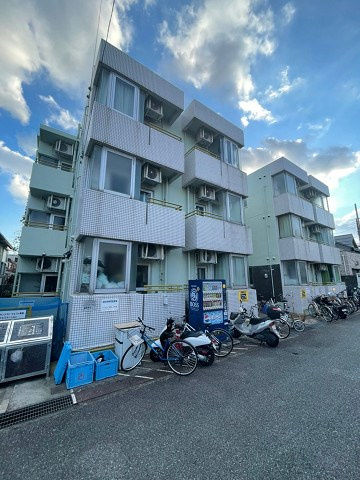 ブレシオンエスト・ウエストの外観