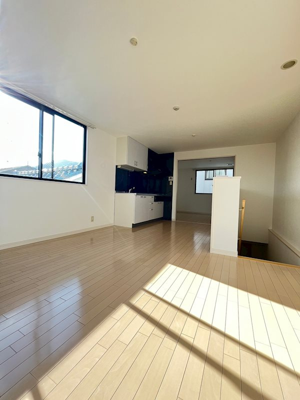 神戸市灘区福住通３丁目の賃貸マンションの居間・リビング