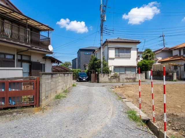 毛呂山町若山三丁目30-2,30-14,30-18土地 174坪の前面道路含む現地写真