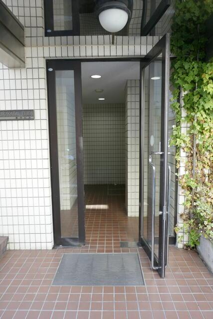 目黒区祐天寺２丁目の賃貸マンションのエントランス