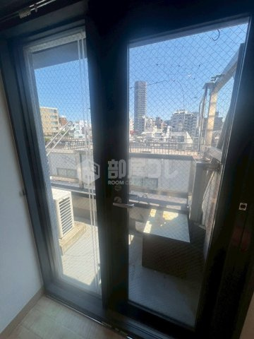 プラティーク新宿曙橋のバルコニー