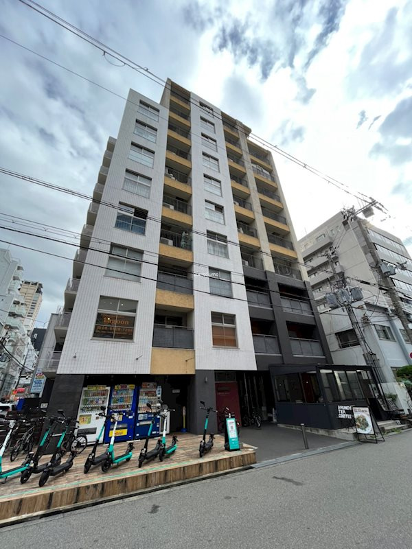 クレグラン南船場の外観