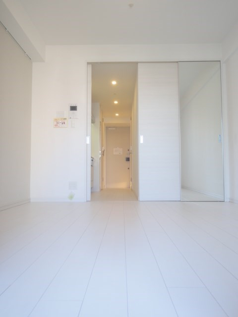 アーバネックスみなと元町の居間・リビング