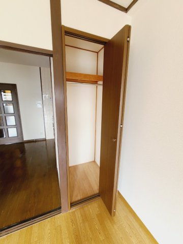 ヴィエント信和の玄関