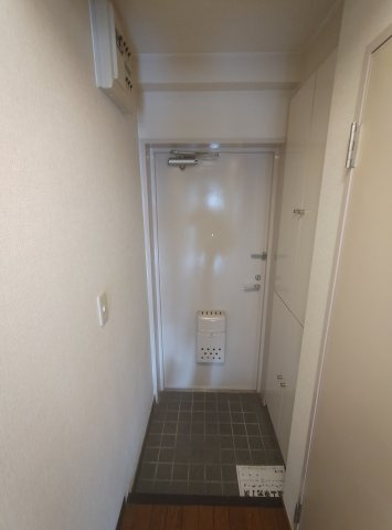 パレス六甲の玄関