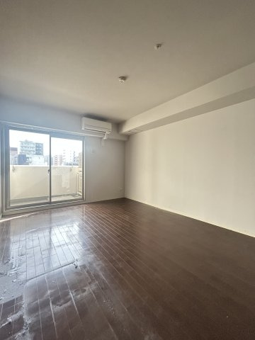 フロンティアコート堺筋本町(旧 ノーブルコート堺筋本町)の居間・リビング