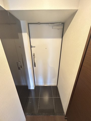 フロンティアコート堺筋本町(旧 ノーブルコート堺筋本町)の玄関