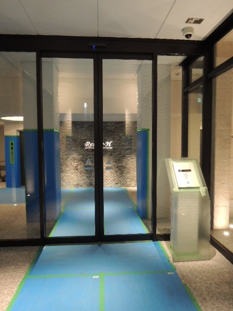 レジュールアッシュ神戸元町のエントランス