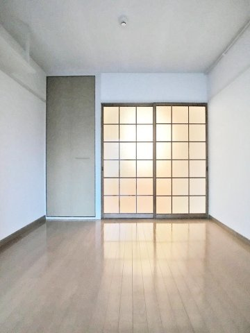 井上ビルの寝室