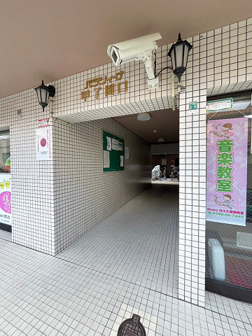 パラツィーナ甲子園口Ⅰのエントランス