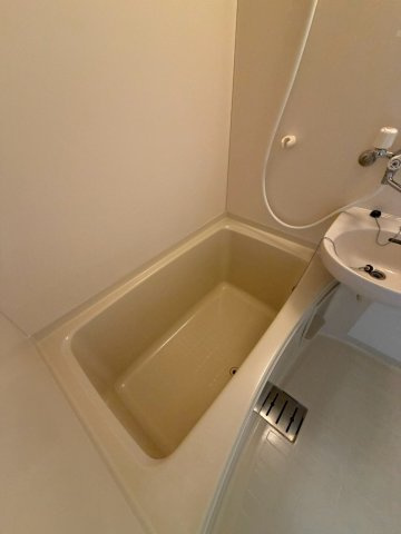 芦屋川ハイツの浴室