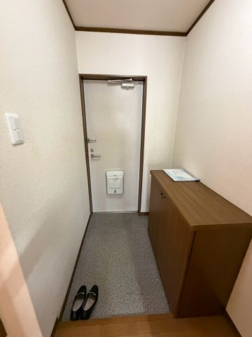 芦屋川ハイツの玄関