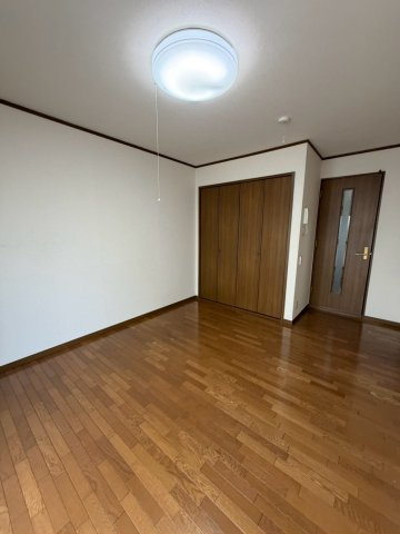 芦屋川ハイツの洋室