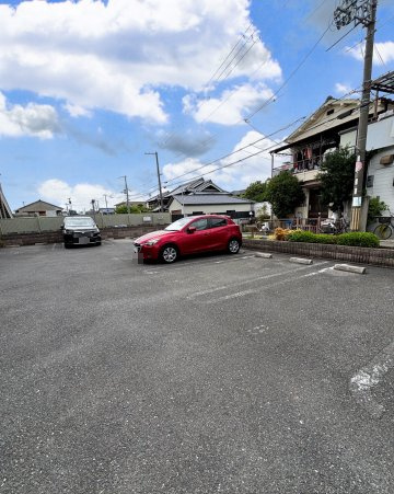 フォンティーヌの駐車場