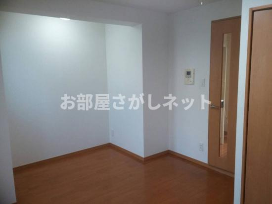 ラハイナ東新宿の居間・リビング