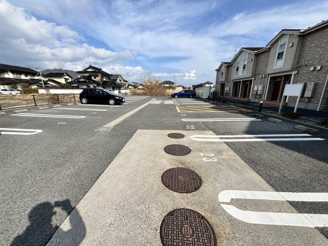 ハイドランジア　２番館の駐車場