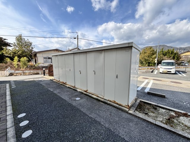 ハイドランジア　２番館の駐車場