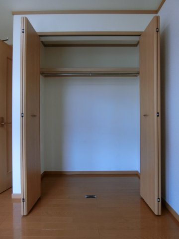 シェルメ　メゾンの居間・リビング|イメージ206号室の写真（反転あり）