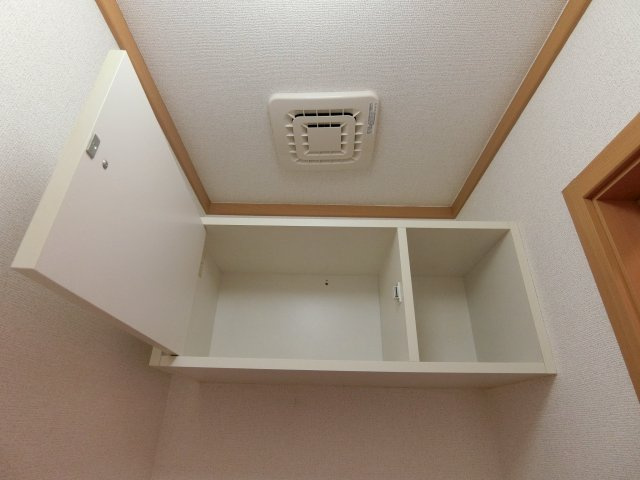 シェルメ　メゾンの玄関|イメージ206号室の写真（反転あり）