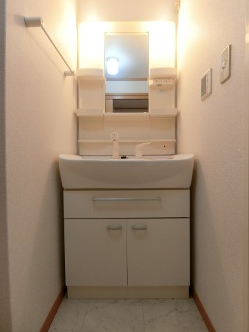 シェルメ　メゾンの洗面所|イメージ206号室の写真（反転あり）