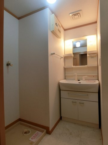 シェルメ　メゾンの洗面所|イメージ206号室の写真（反転あり）