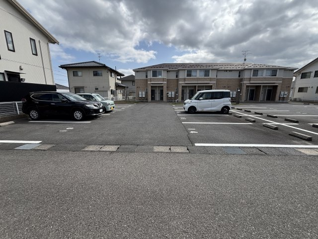 サンクレールの駐車場