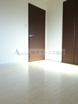 【洋室】 | アールパンション高井田