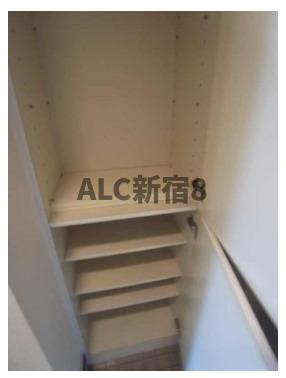 ジョイフル下井草の収納