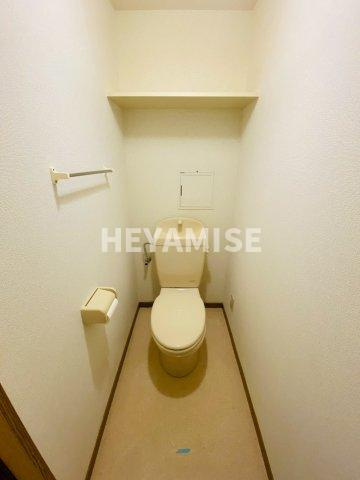パラディヒラムネⅠのトイレ|同物件別号室のお写真となります。