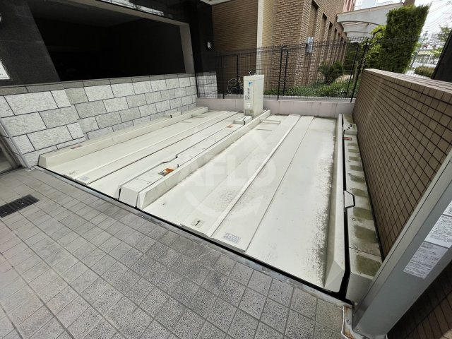 サムティ中之島WESTの駐車場|サムティ中之島WEST　敷地内駐車場