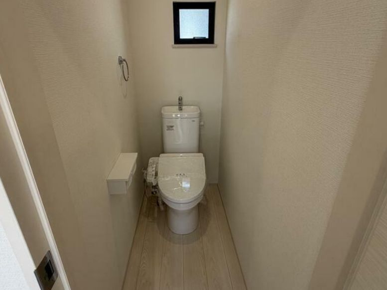 高崎市石原町中古住宅のトイレ