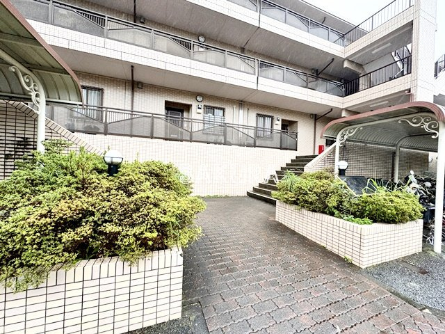 【エントランス】 | プレミオ横浜 | 管理の行き届いたエントランスです♪