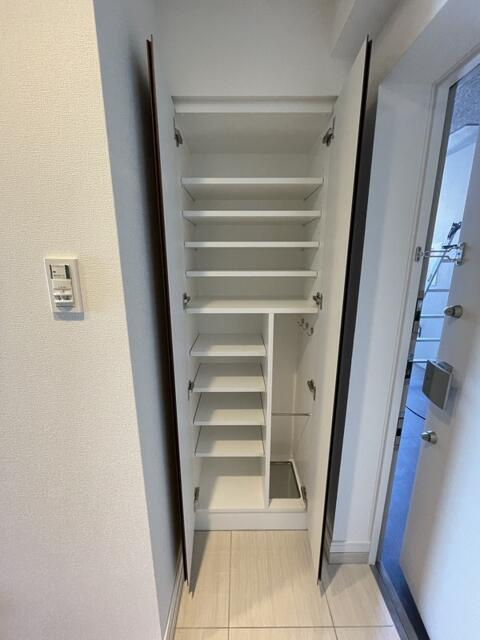 SHOKEN Residence亀有の玄関