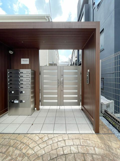 アルモニー三軒茶屋のエントランス