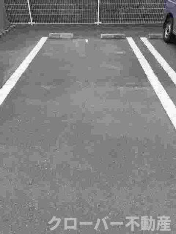 シャネル　アイの駐車場