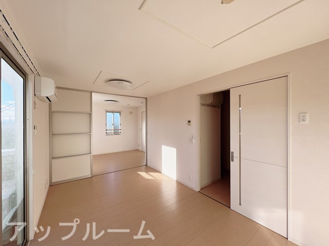 アークの内装
