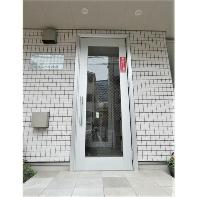 ルミエール池袋のエントランス