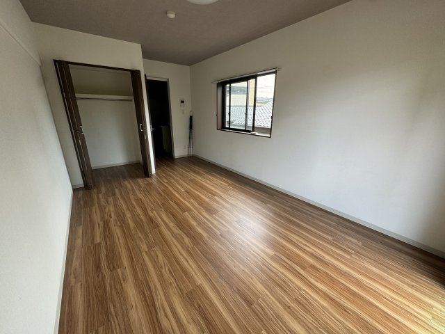 【寝室】ＬＳＴ岩田町 